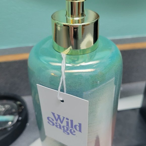 Pastel/Gold Soap Dispenser - Picture 3 of 3